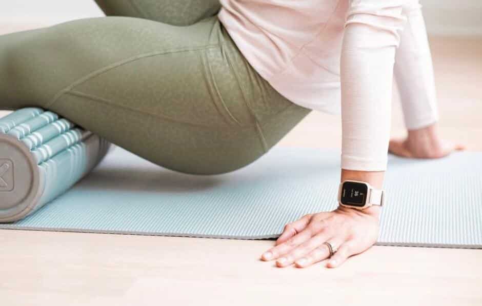 Novo smartwatch Garmin Sq traz uma série de exercícios internos e sensores de monitoramento de saúde e condicionamento físico. Fonte: Garmin/Divulgação.